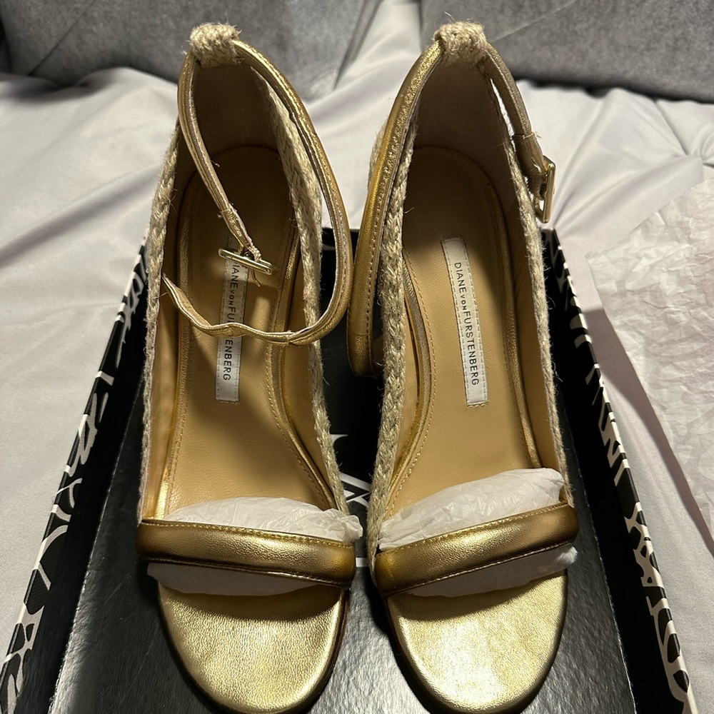 Diane von Furstenberg Tchad Metallic Wedges, size 6.5